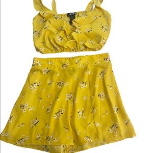 Two piece floral yellow set!